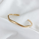 Brinco Trevo Cravejado com Zircônias Banhado a Ouro 18K